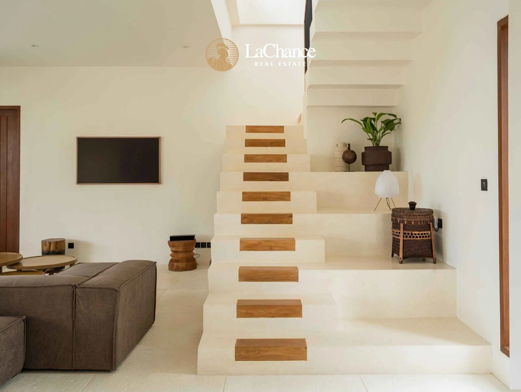 Stunning Luxury 6-Bedroom Villa in Pererenan