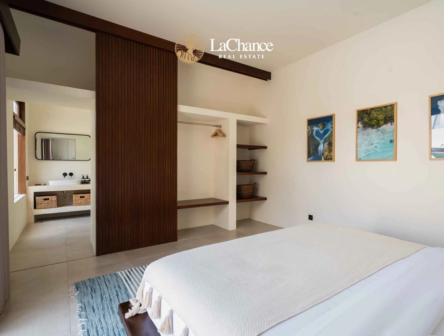 Stunning Luxury 6-Bedroom Villa in Pererenan