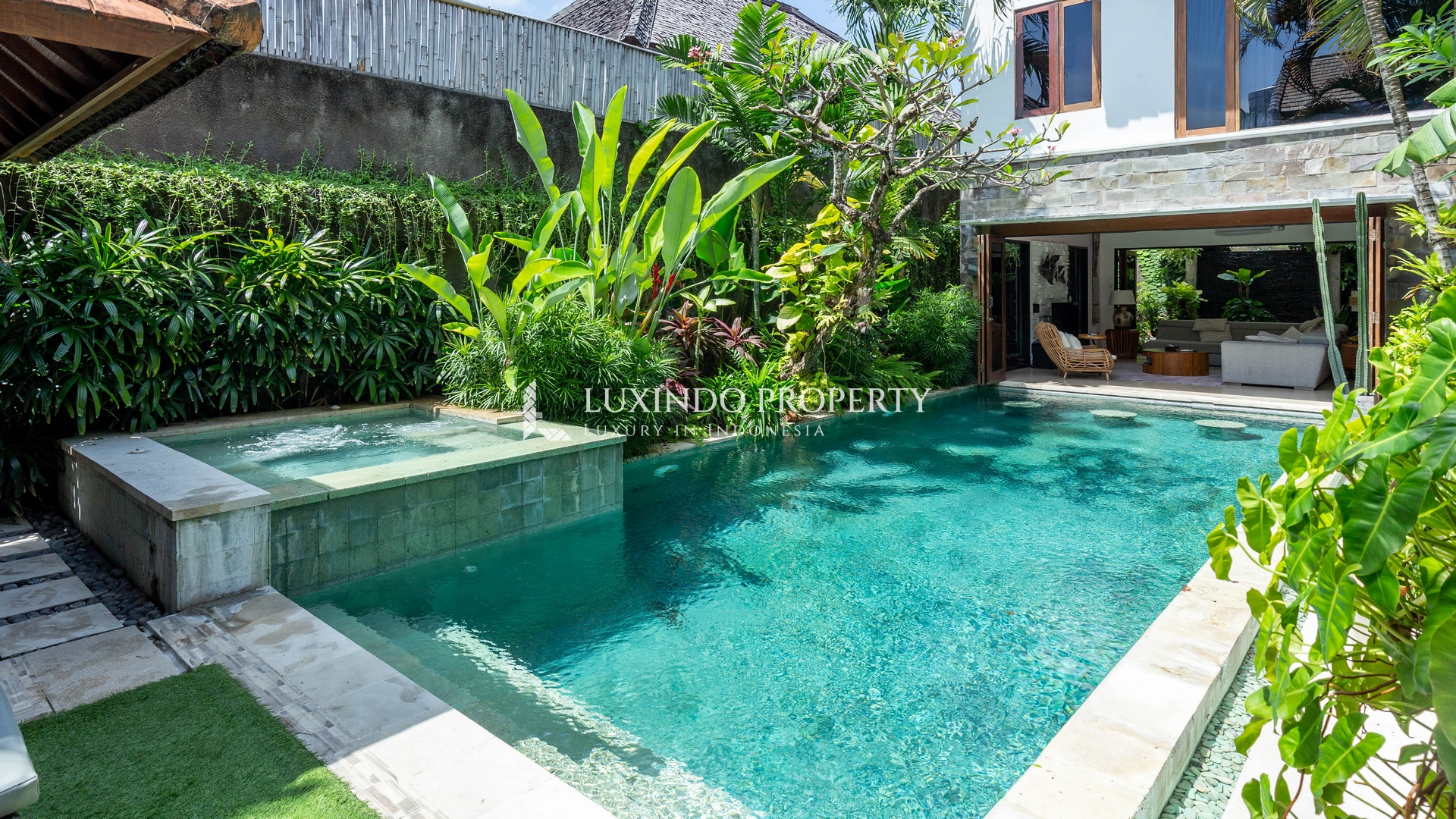 SEMINYAK - CHARMING 4 BEDROOM VILLA IN THE HEART OF SEMINYAK