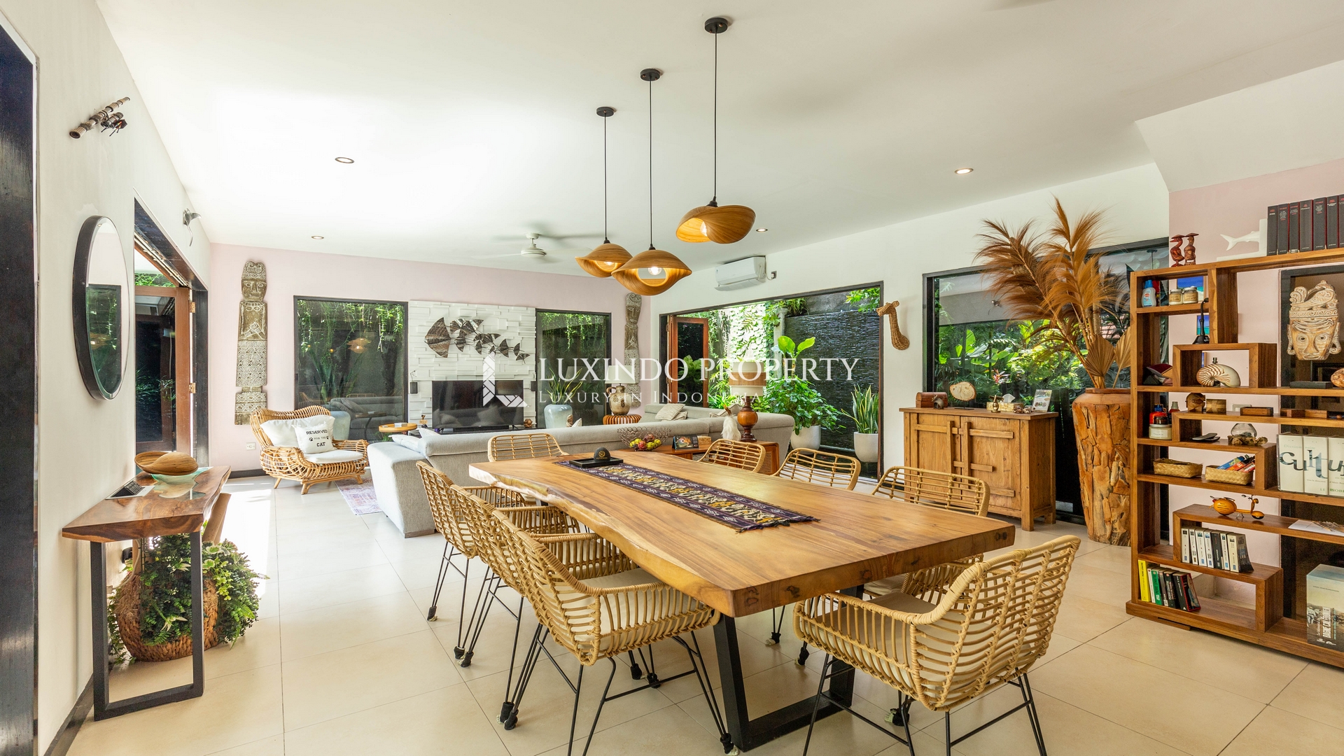 SEMINYAK - CHARMING 4 BEDROOM VILLA IN THE HEART OF SEMINYAK