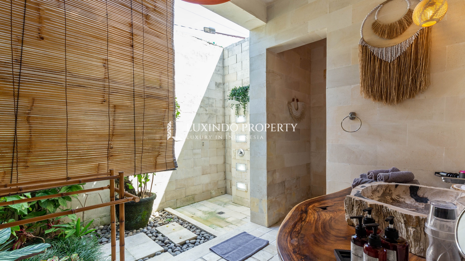 SEMINYAK - CHARMING 4 BEDROOM VILLA IN THE HEART OF SEMINYAK