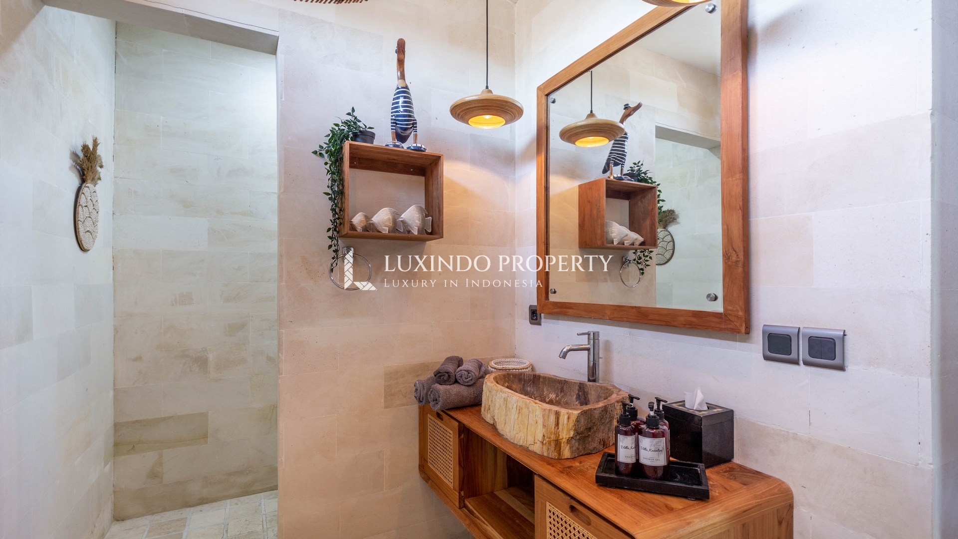 SEMINYAK - CHARMING 4 BEDROOM VILLA IN THE HEART OF SEMINYAK