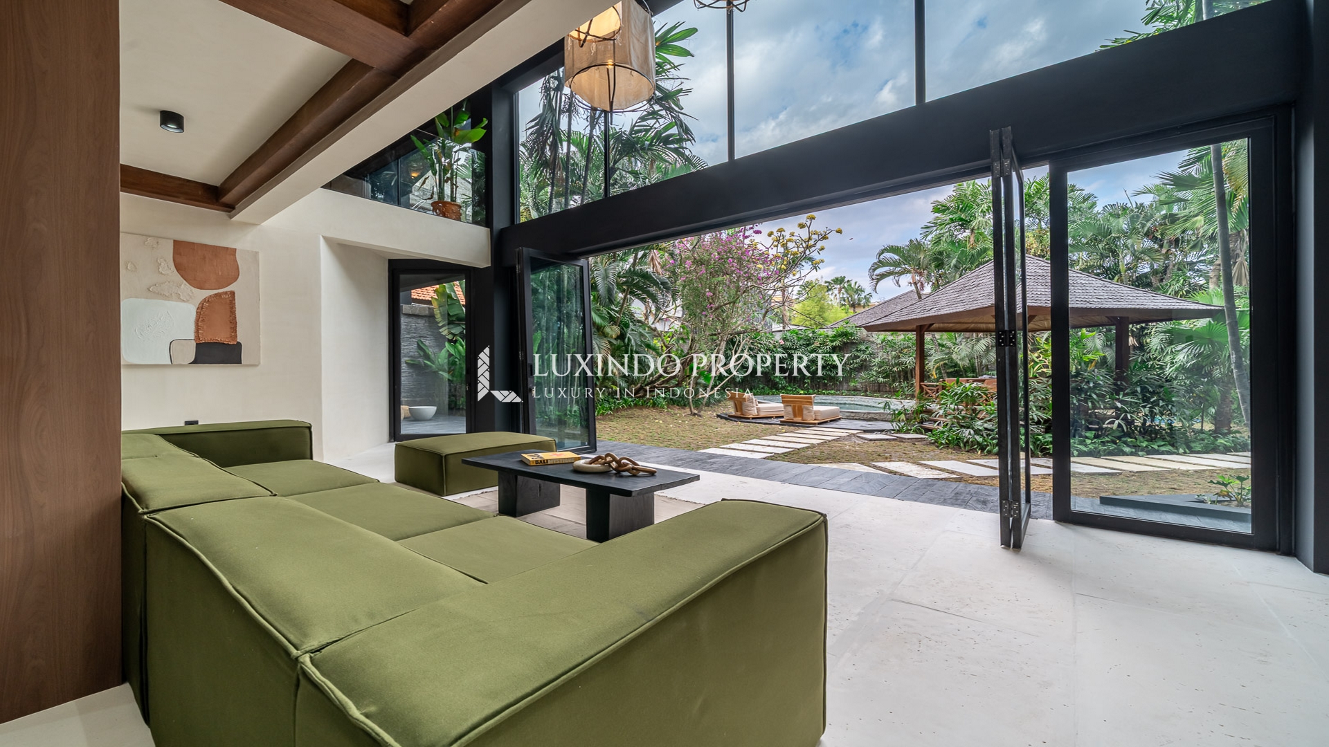 SEMINYAK - 5 BEDROOM TIMELESS ELEGANCE VILLA