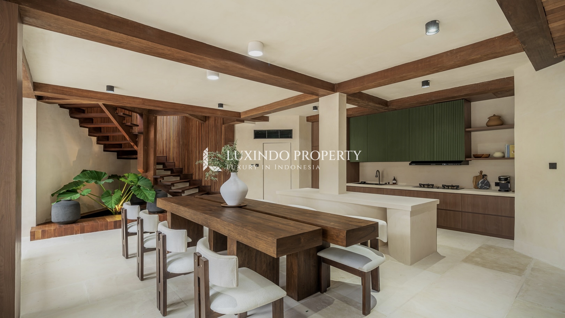 SEMINYAK - 5 BEDROOM TIMELESS ELEGANCE VILLA