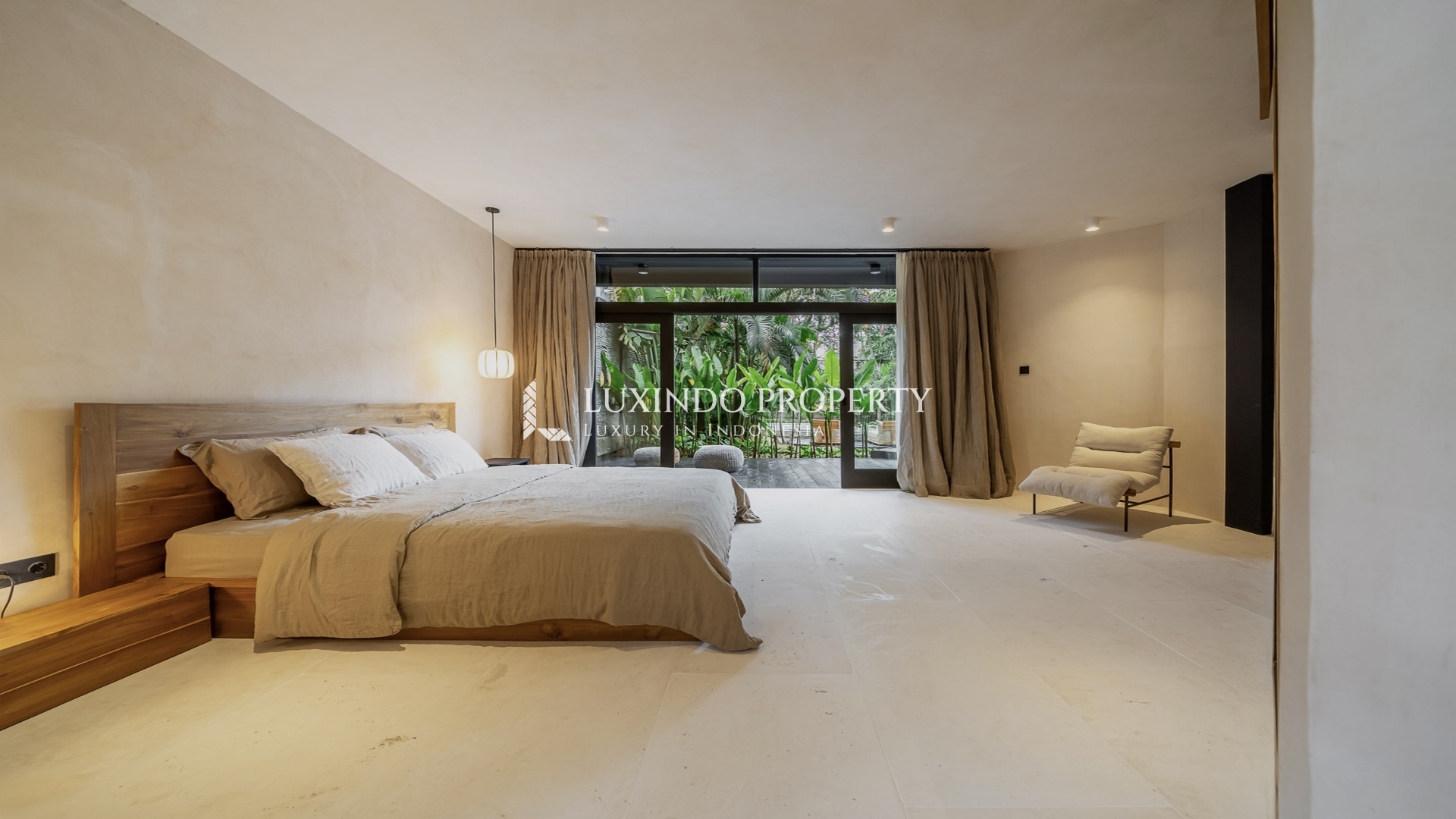 SEMINYAK - 5 BEDROOM TIMELESS ELEGANCE VILLA