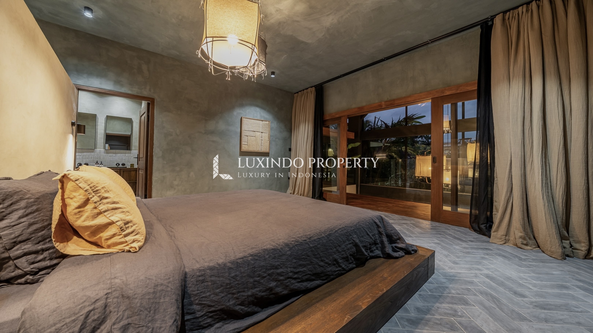 SEMINYAK - 5 BEDROOM TIMELESS ELEGANCE VILLA