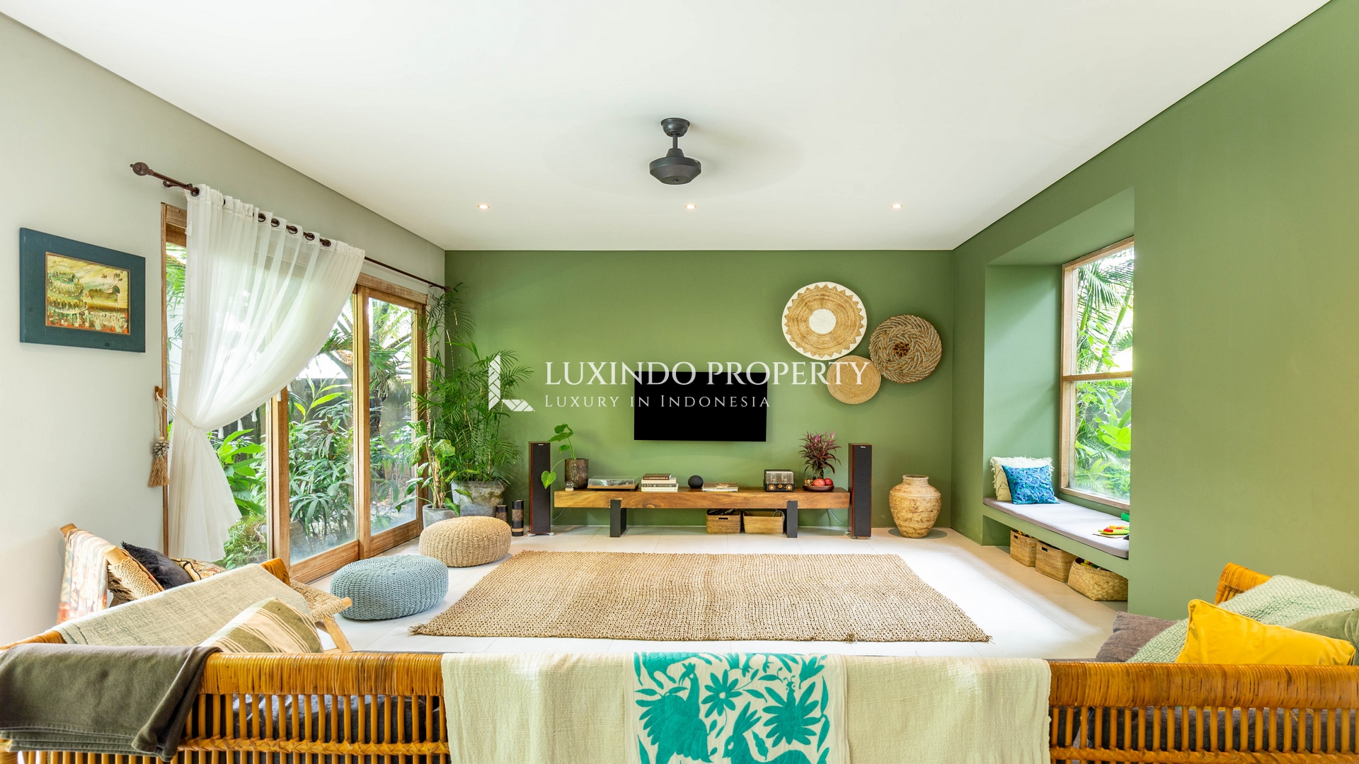 NELAYAN - TROPICAL MODERN 4 BEDROOM VILLA IN THE HEART OF CANGGU