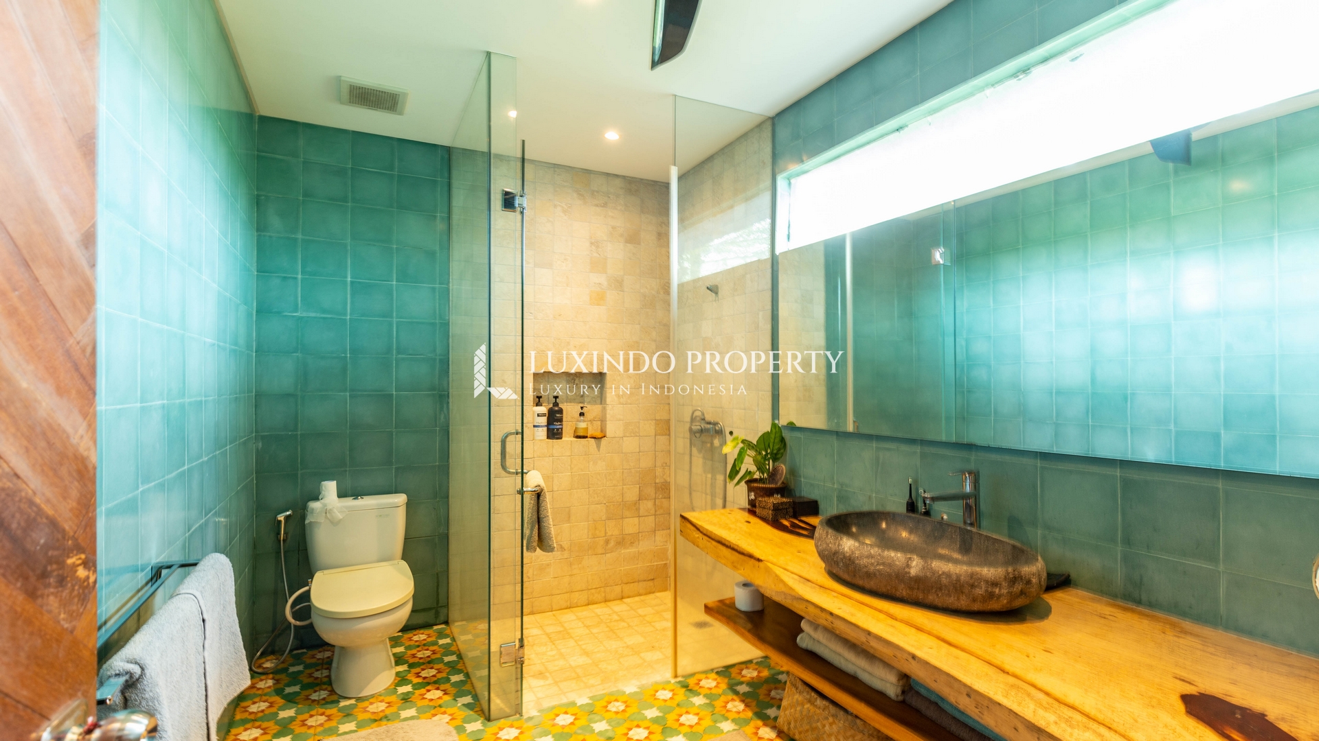 NELAYAN - TROPICAL MODERN 4 BEDROOM VILLA IN THE HEART OF CANGGU