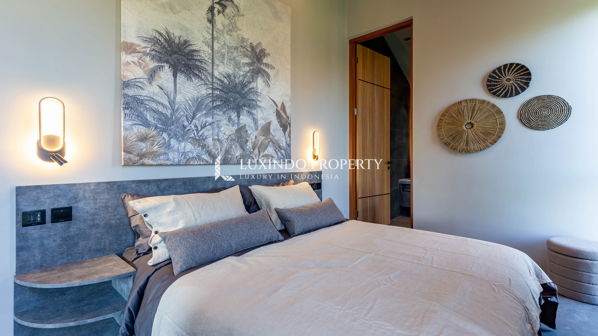 MUNGGU - A MODERN VILLA BLENDING TROPICAL WARMTH AND CONTEMPORARY STYLE