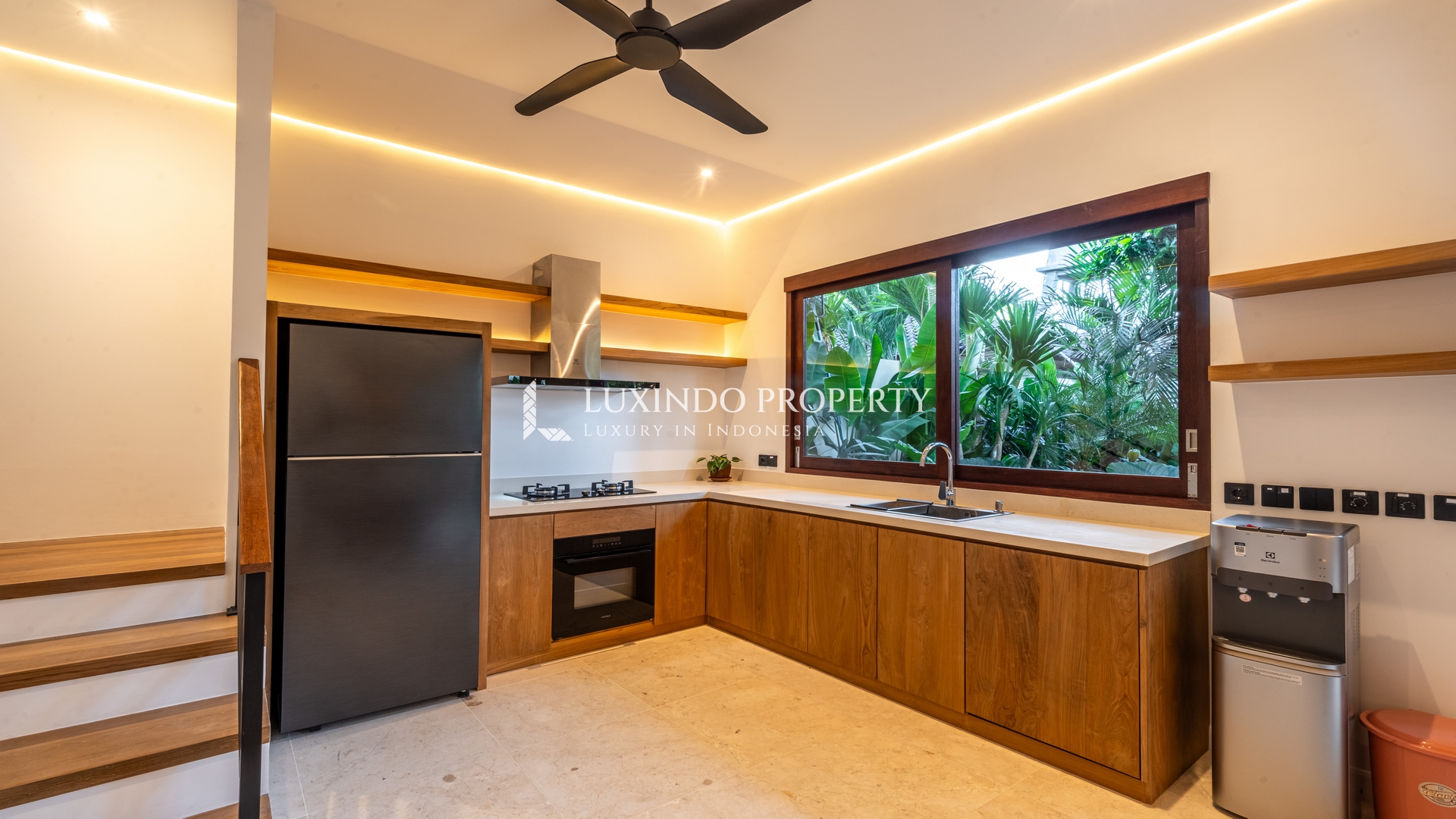 SANUR - BEACHSIDE TOWNHOUSE FOR LEASE