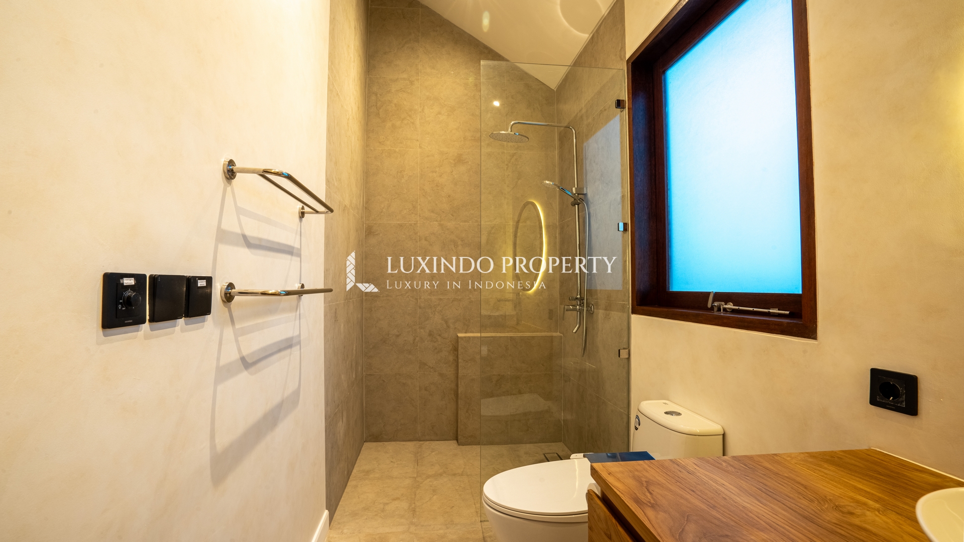 SANUR - BEACHSIDE TOWNHOUSE FOR LEASE