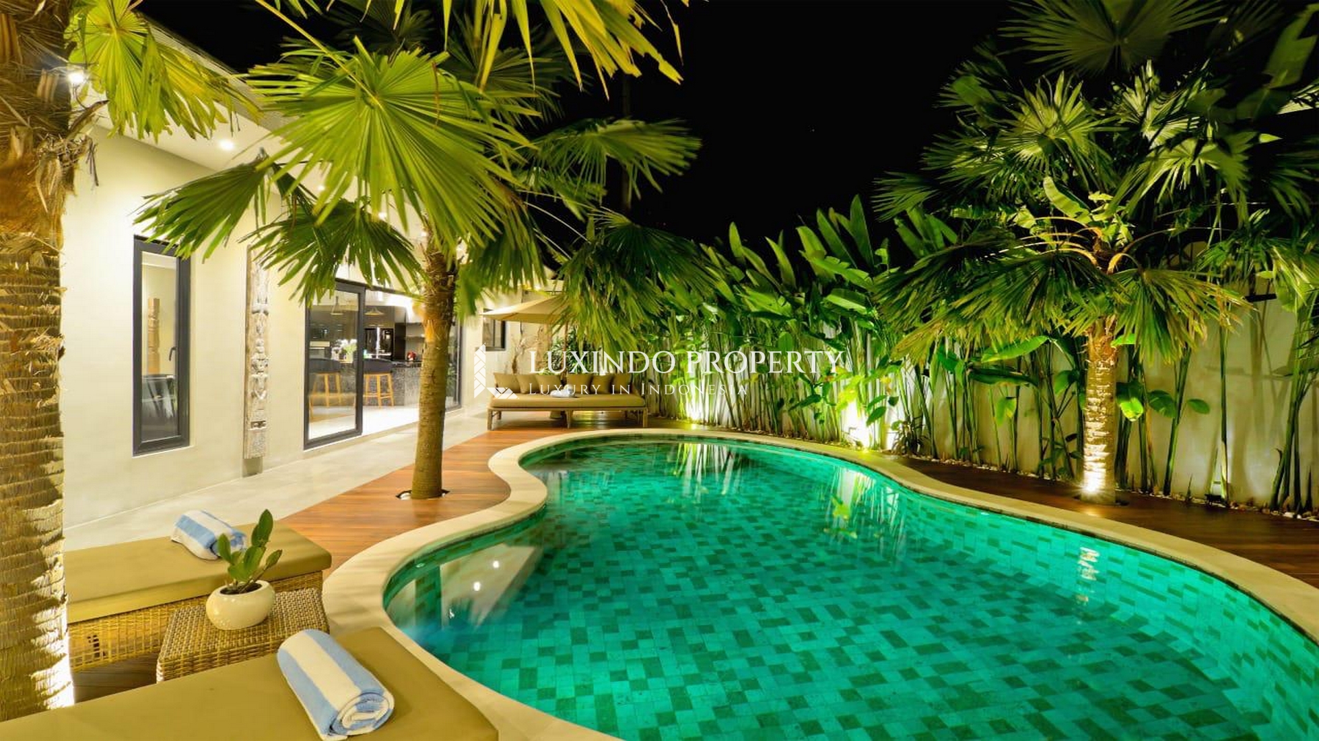KEROBOKAN - CHIC MODERN VILLA IN BIDADARI FOR LEASE