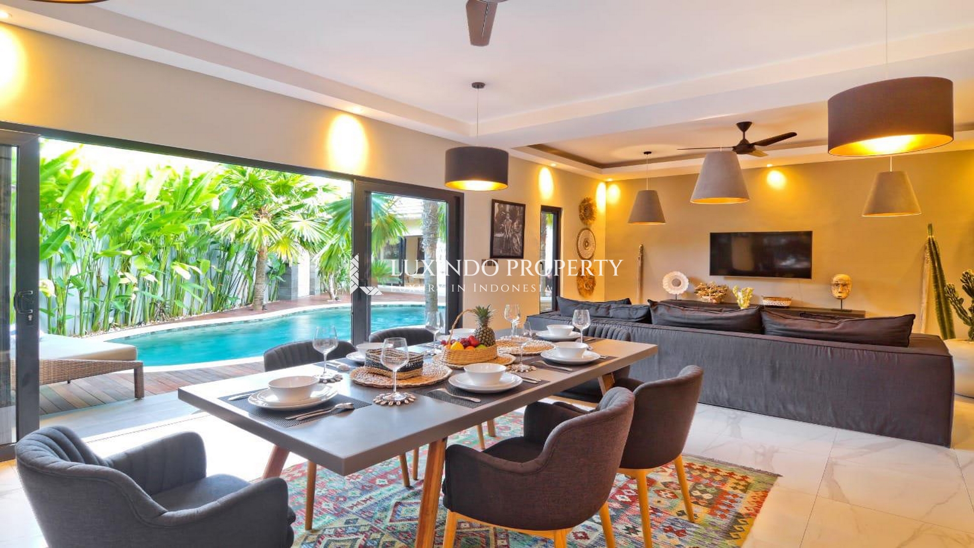 KEROBOKAN - CHIC MODERN VILLA IN BIDADARI FOR LEASE