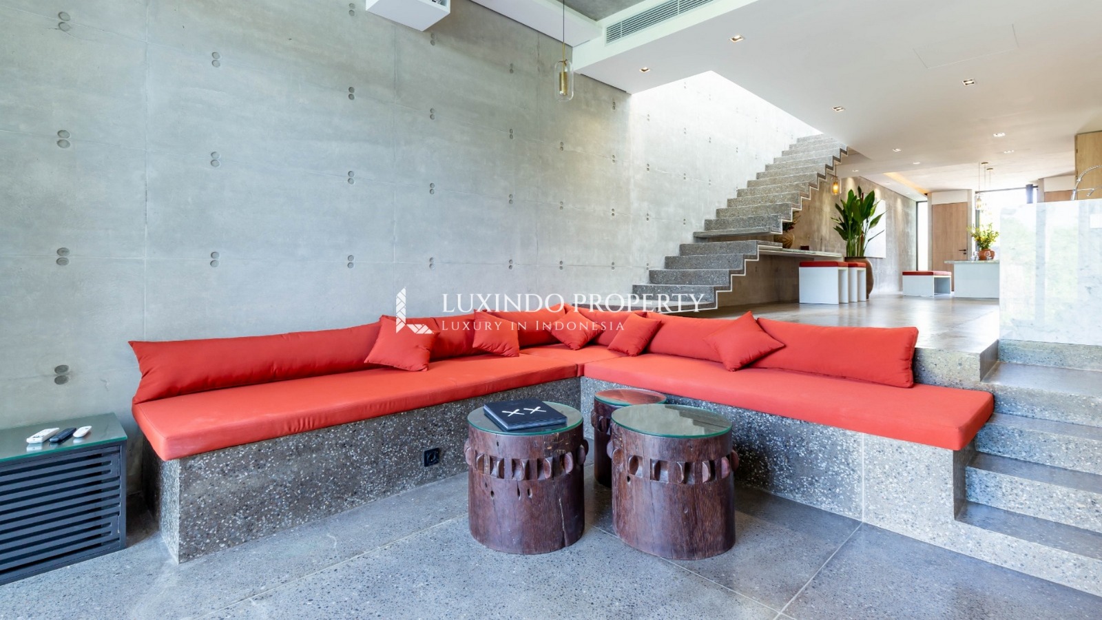 BERAWA - MODERN CONCRETE VILLA WITH RICE PADDY VIEWS