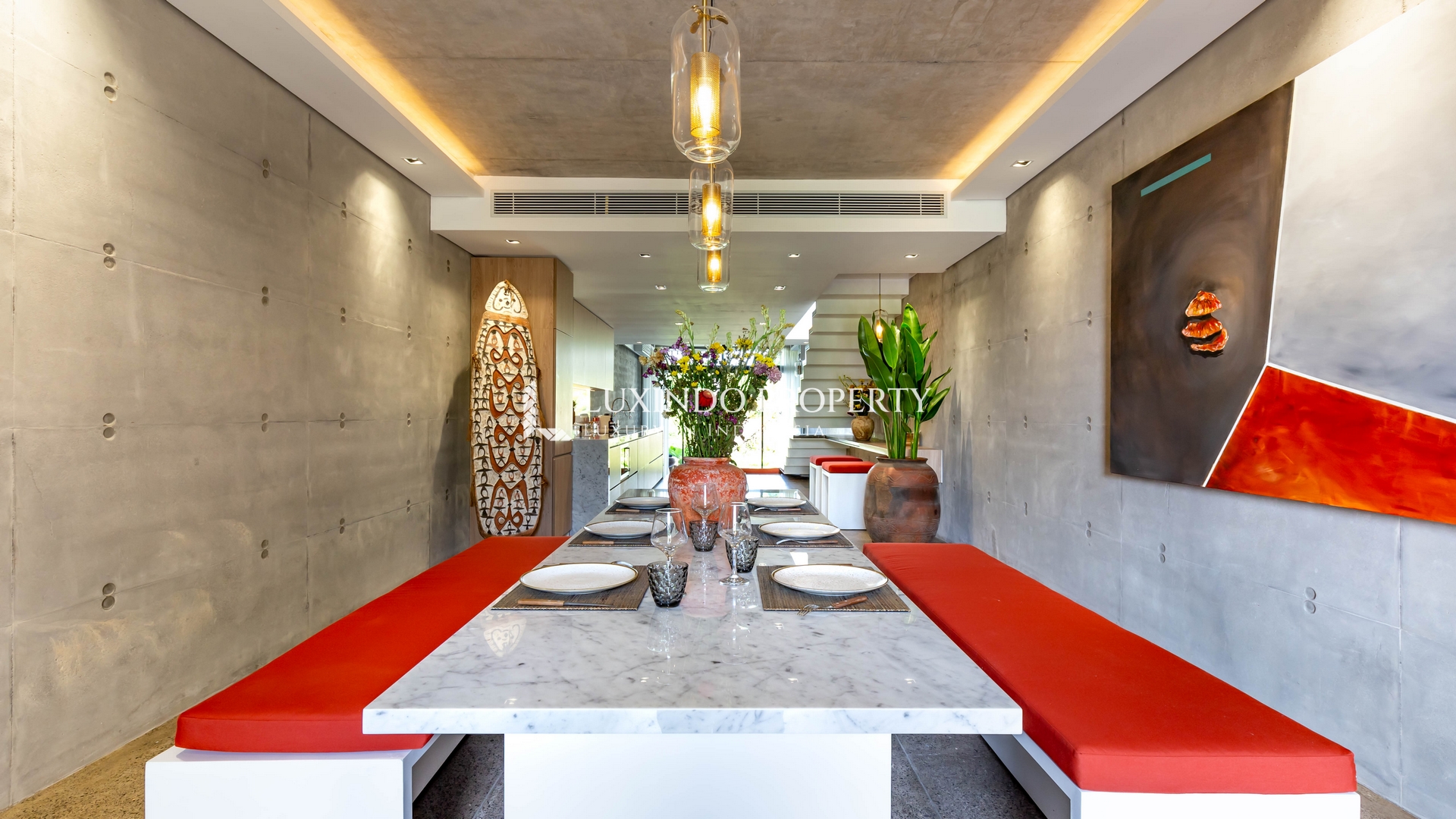 BERAWA - MODERN CONCRETE VILLA WITH RICE PADDY VIEWS