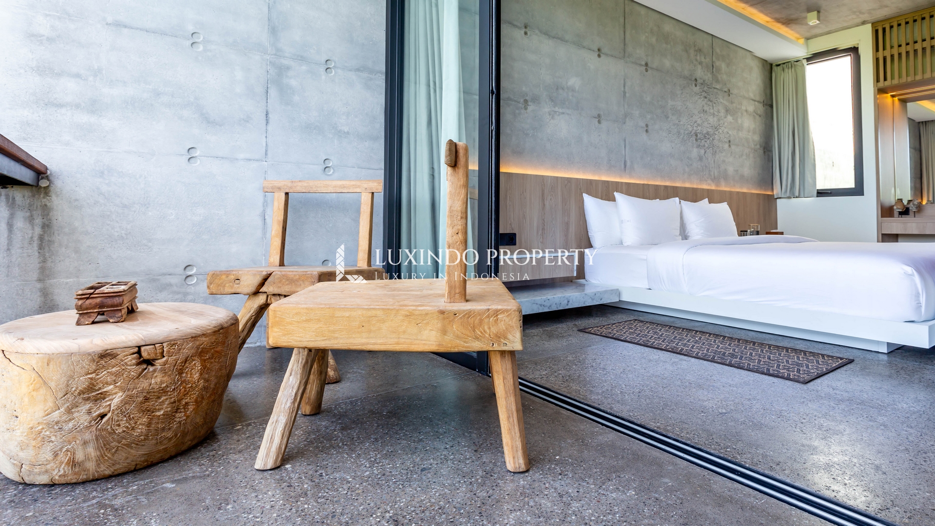 BERAWA - MODERN CONCRETE VILLA WITH RICE PADDY VIEWS