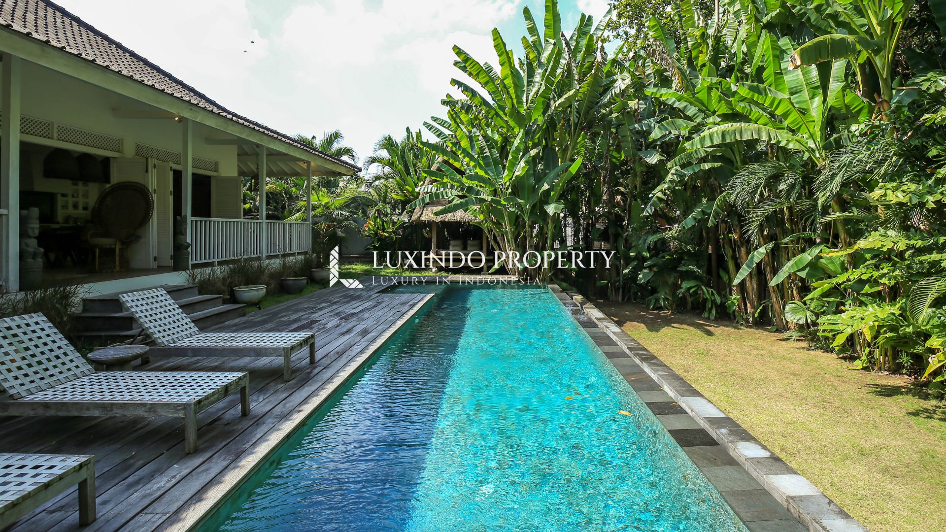 CANGGU - COLONIAL 2-BEDROOM VILLA IN TUMBAK BAYUH