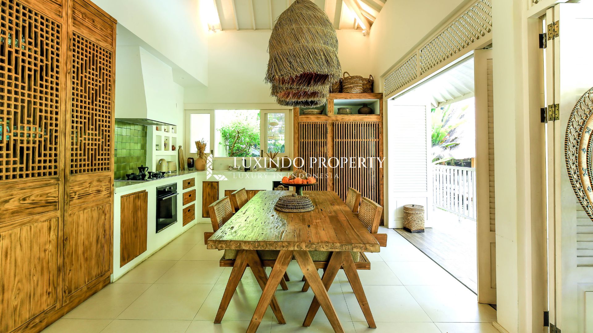 CANGGU - COLONIAL 2-BEDROOM VILLA IN TUMBAK BAYUH