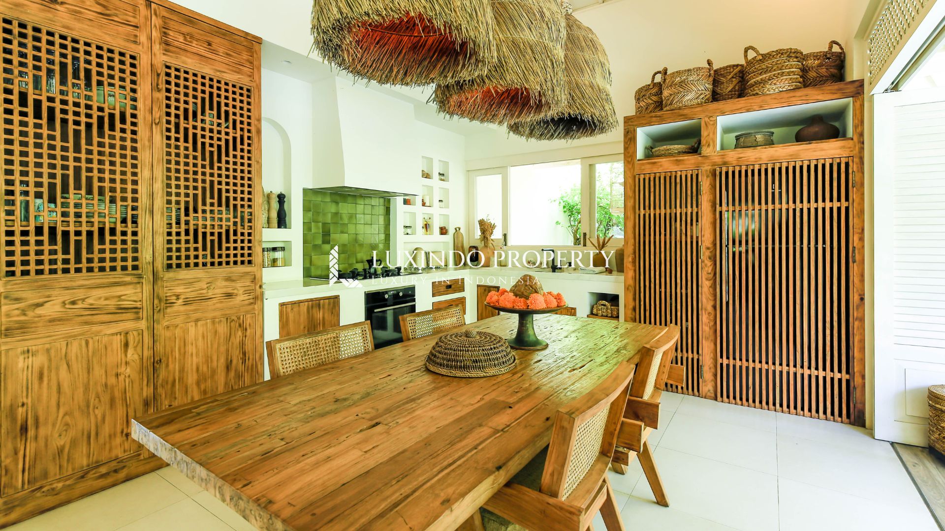 CANGGU - COLONIAL 2-BEDROOM VILLA IN TUMBAK BAYUH