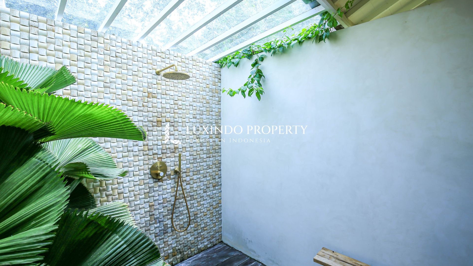 CANGGU - COLONIAL 2-BEDROOM VILLA IN TUMBAK BAYUH