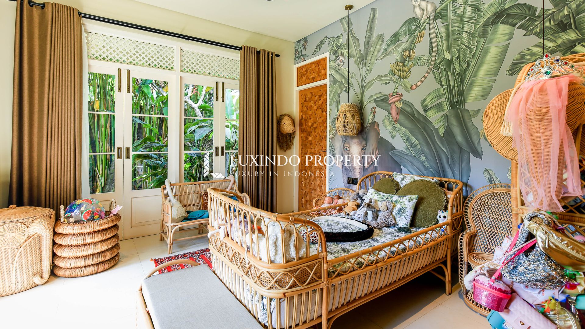 CANGGU - COLONIAL 2-BEDROOM VILLA IN TUMBAK BAYUH