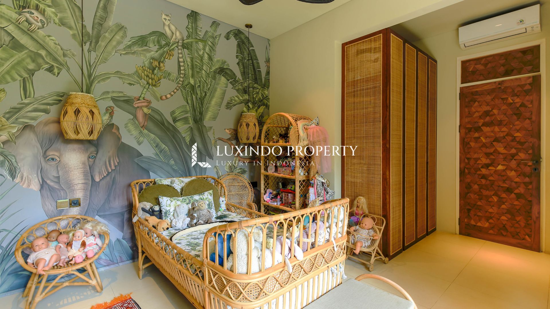 CANGGU - COLONIAL 2-BEDROOM VILLA IN TUMBAK BAYUH