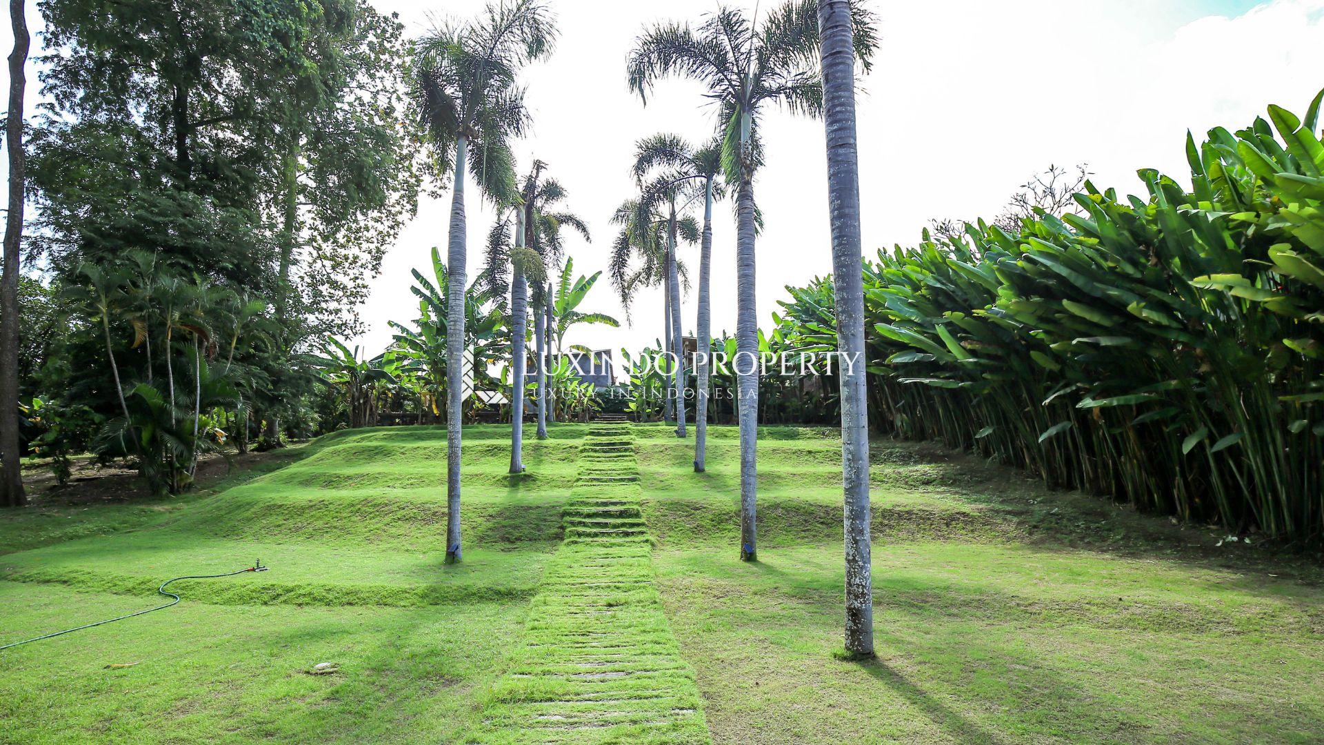 CANGGU - COLONIAL 2-BEDROOM VILLA IN TUMBAK BAYUH
