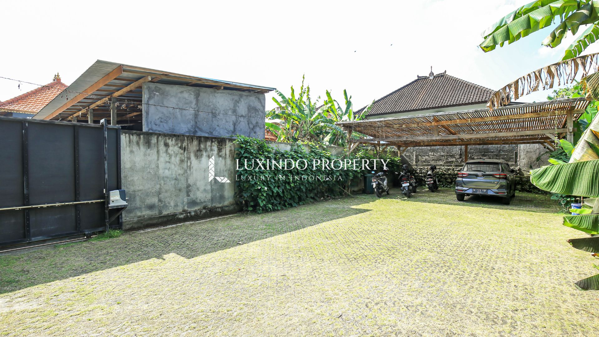 CANGGU - COLONIAL 2-BEDROOM VILLA IN TUMBAK BAYUH