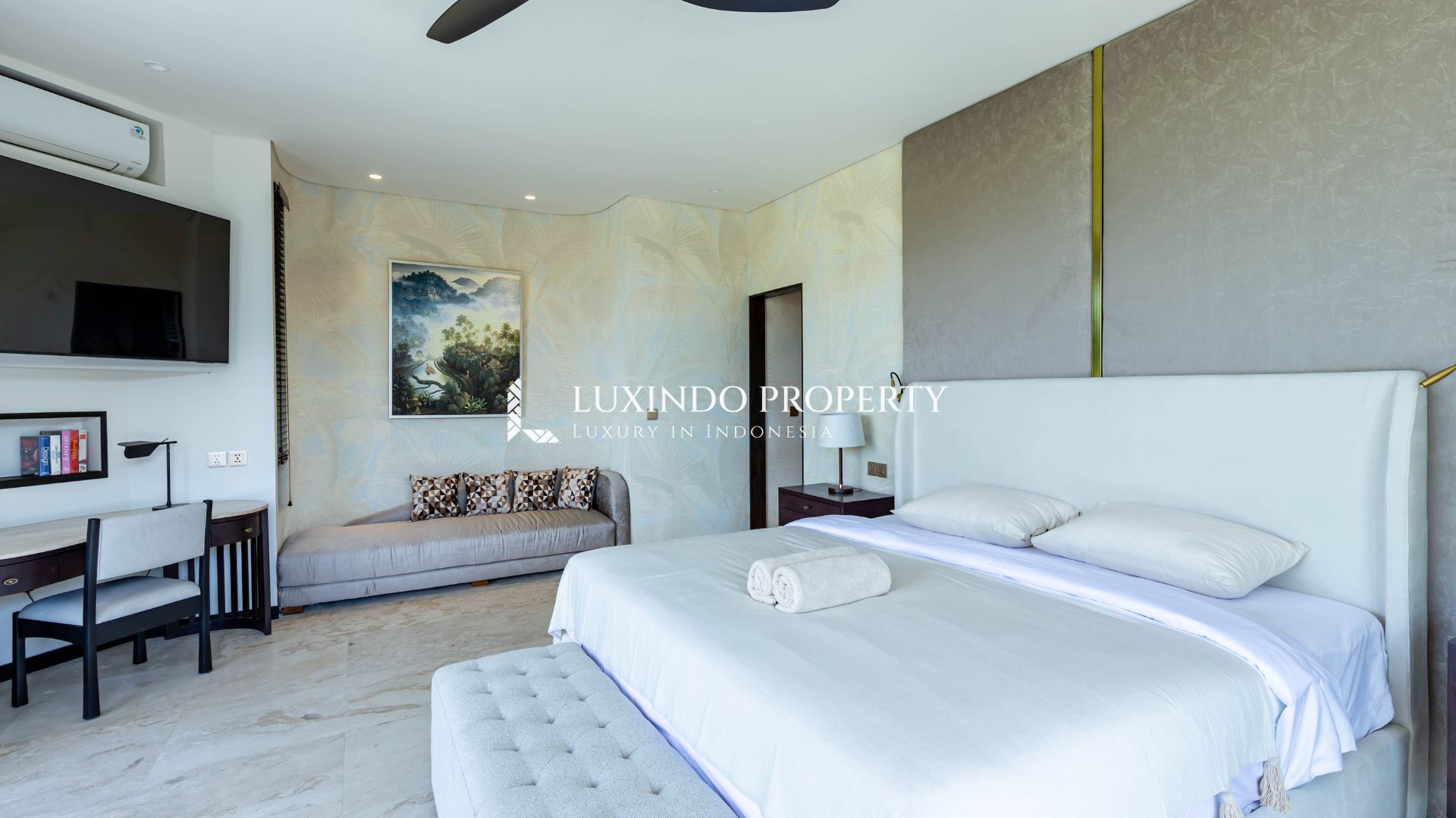 UMALAS – ART DECO LUXURY WITH RICE FIELD VIEWS