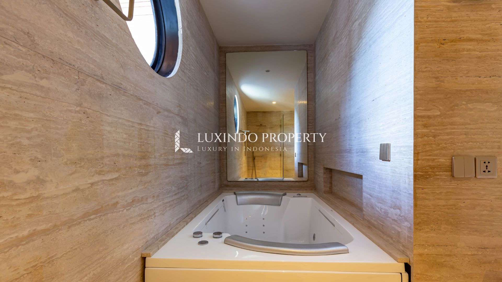 UMALAS – ART DECO LUXURY WITH RICE FIELD VIEWS