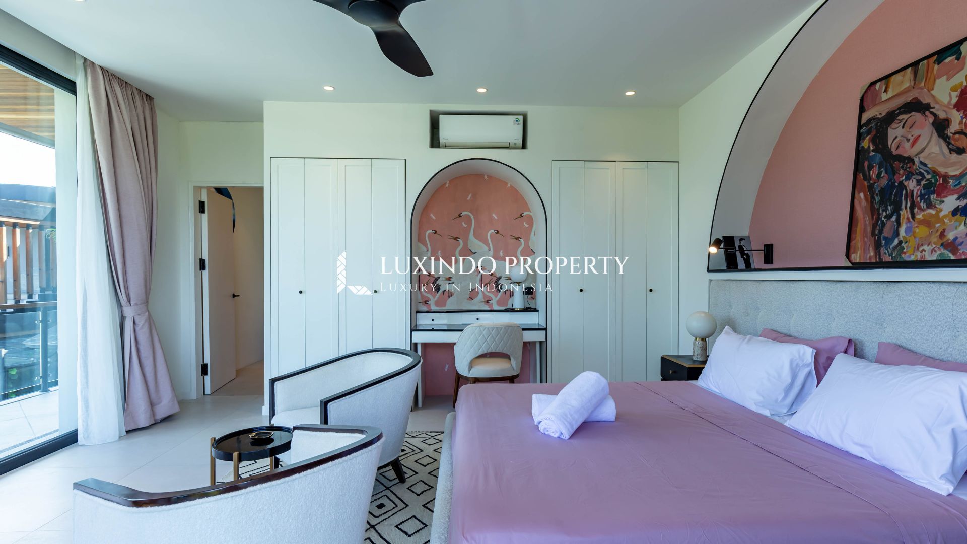 UMALAS – ART DECO LUXURY WITH RICE FIELD VIEWS