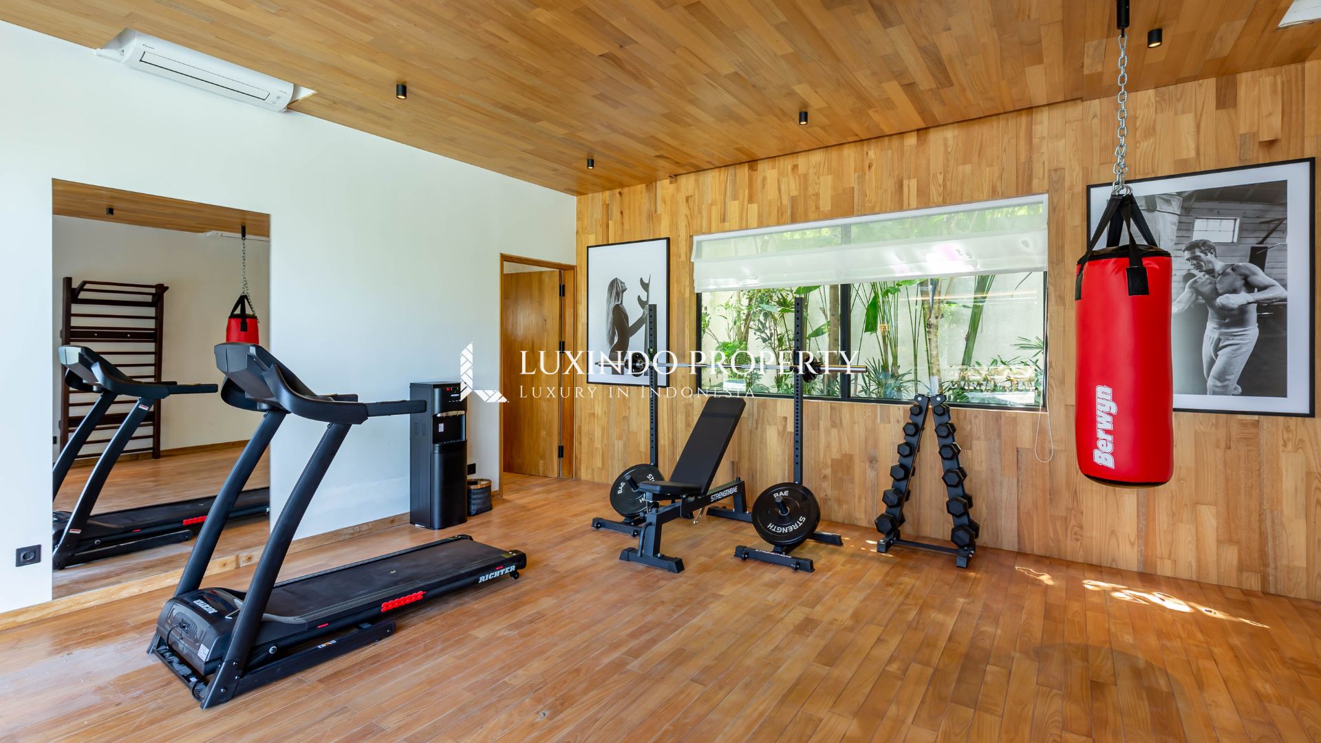 UMALAS – ART DECO LUXURY WITH RICE FIELD VIEWS