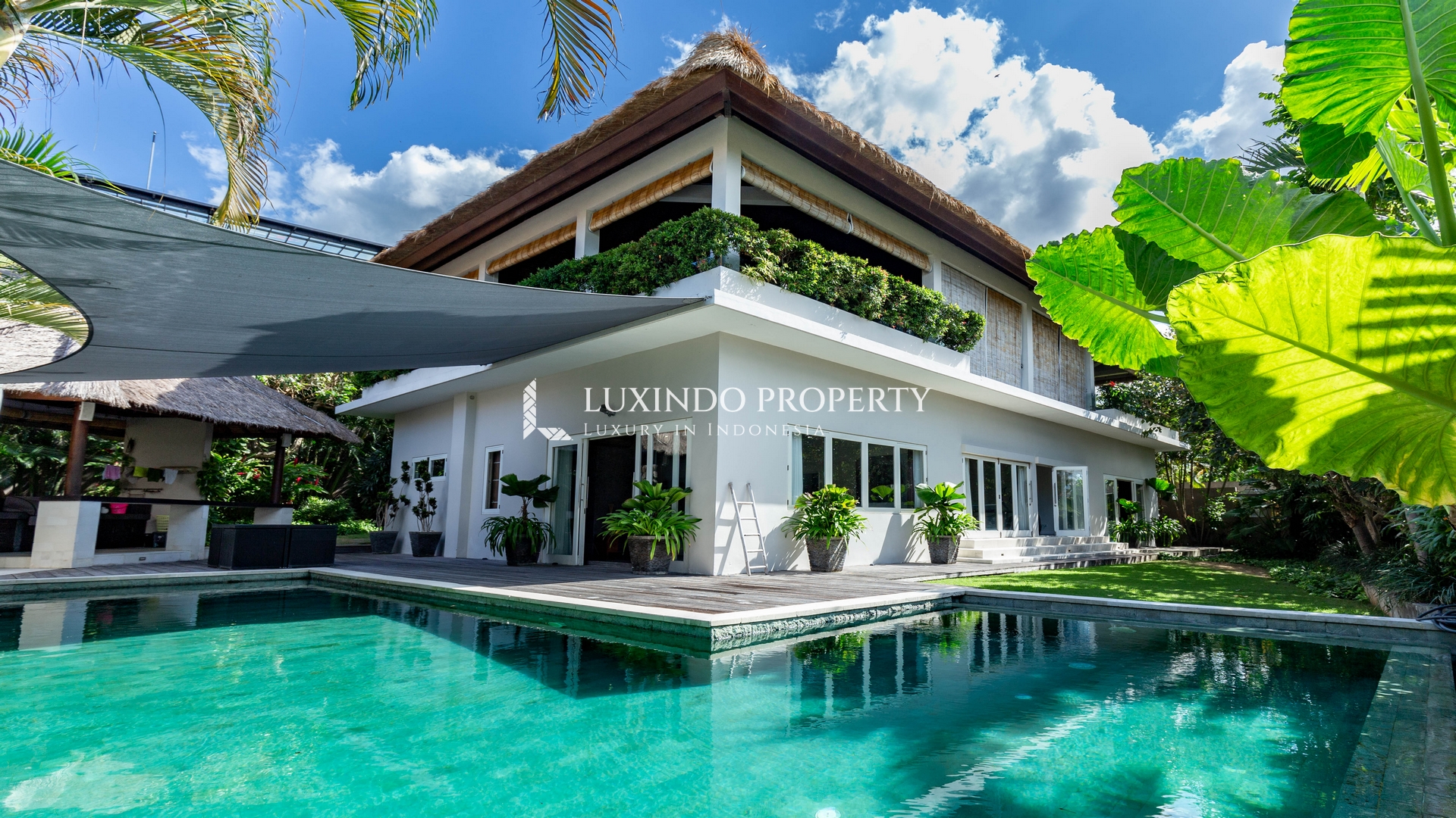 CANGGU - MODERN BALINESE 4 BEDROOM VILLA