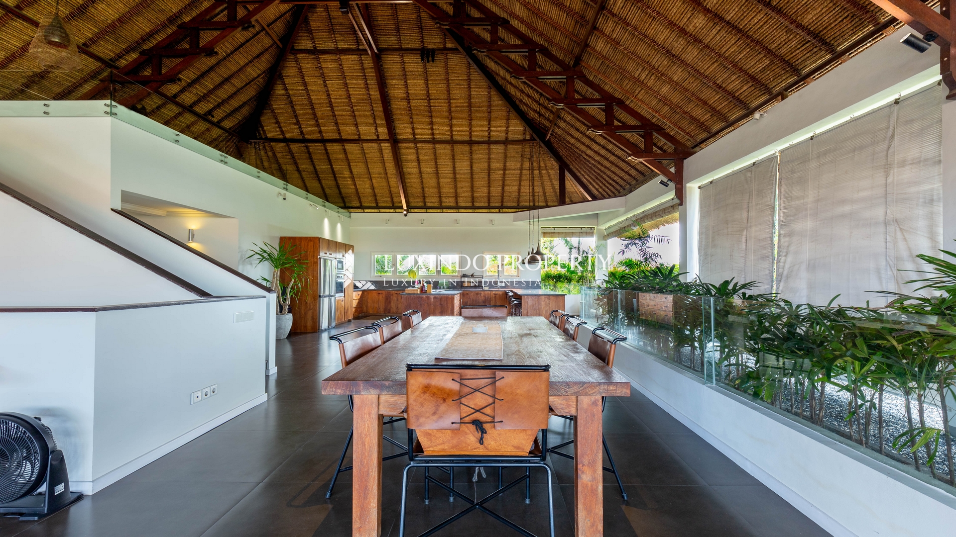 CANGGU - MODERN BALINESE 4 BEDROOM VILLA