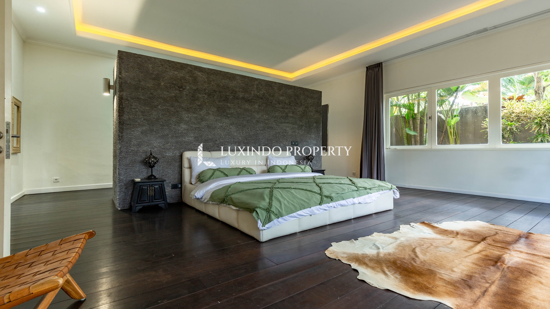 CANGGU - MODERN BALINESE 4 BEDROOM VILLA