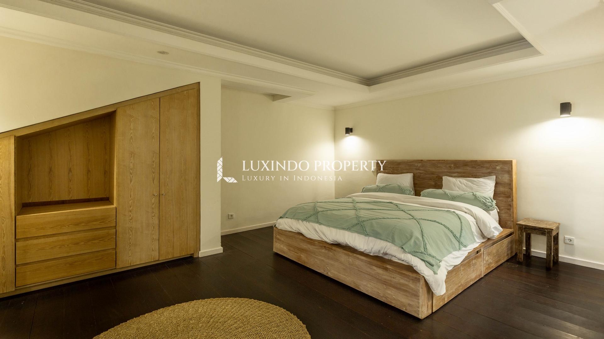 CANGGU - MODERN BALINESE 4 BEDROOM VILLA