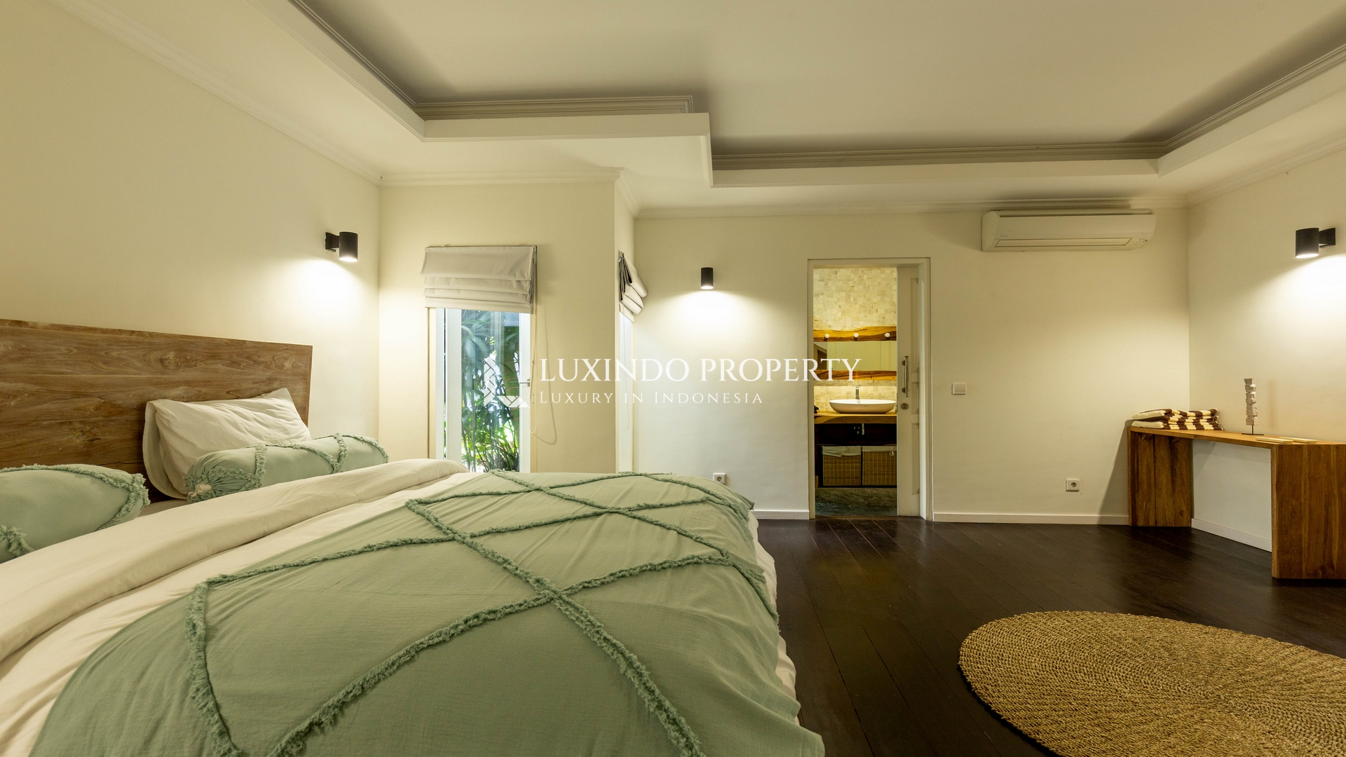 CANGGU - MODERN BALINESE 4 BEDROOM VILLA