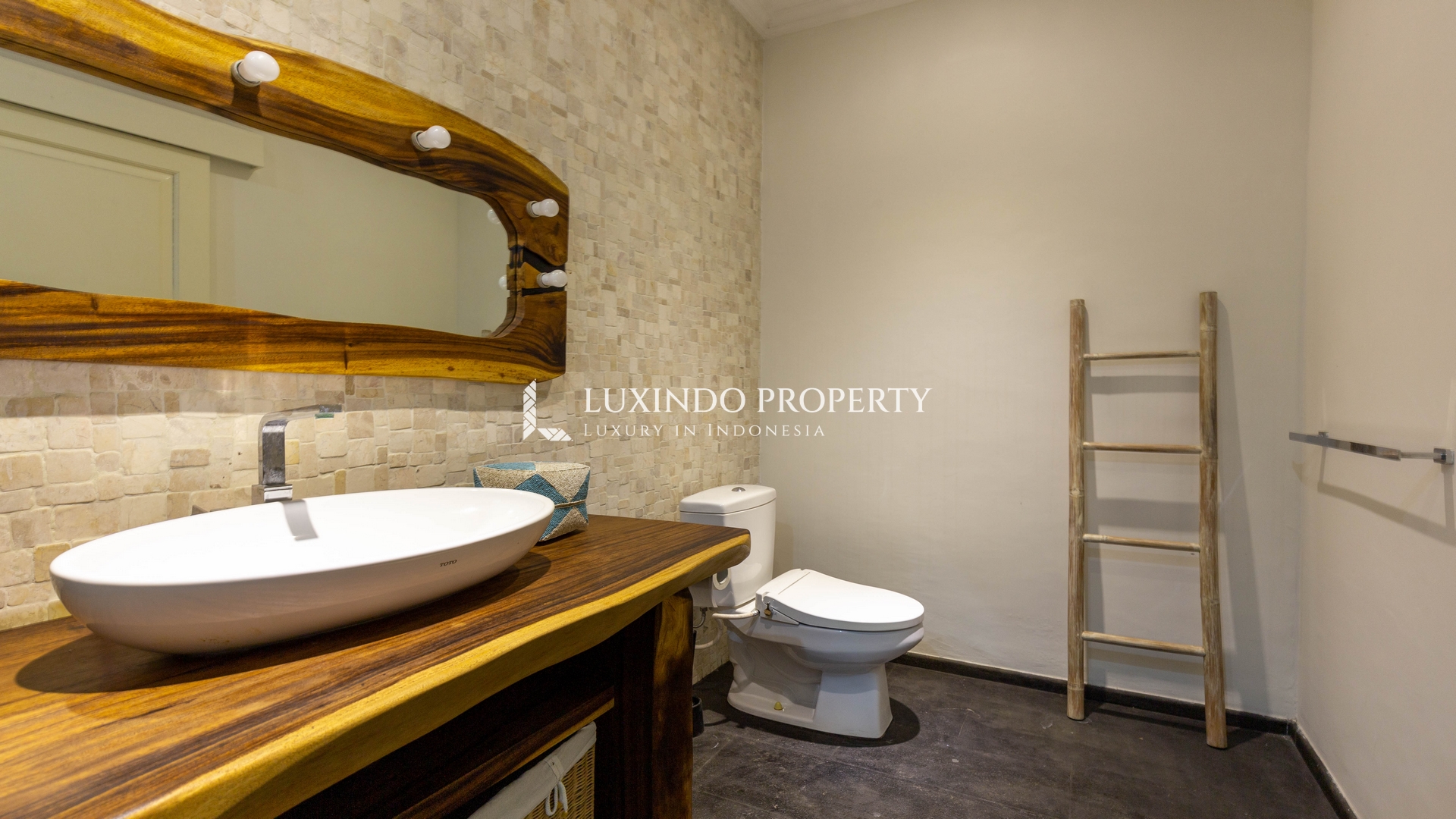 CANGGU - MODERN BALINESE 4 BEDROOM VILLA