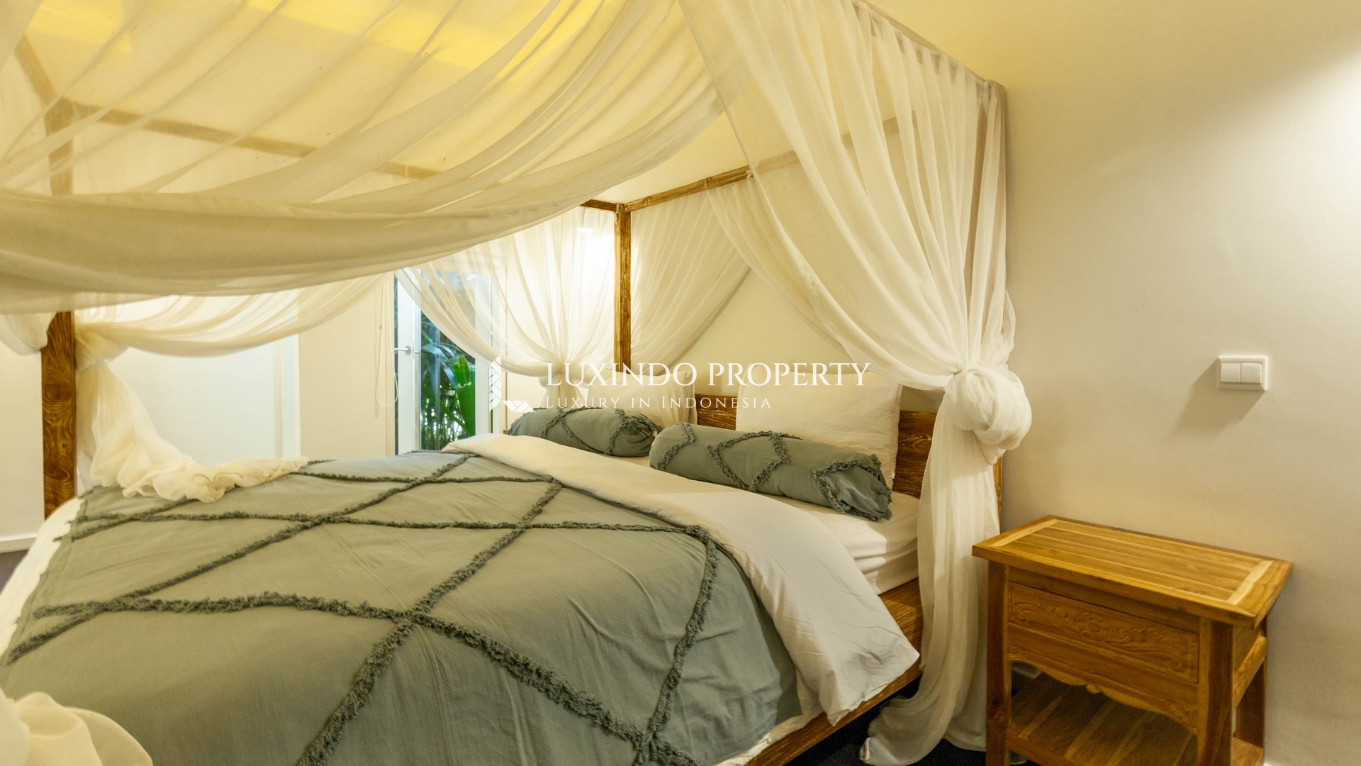 CANGGU - MODERN BALINESE 4 BEDROOM VILLA