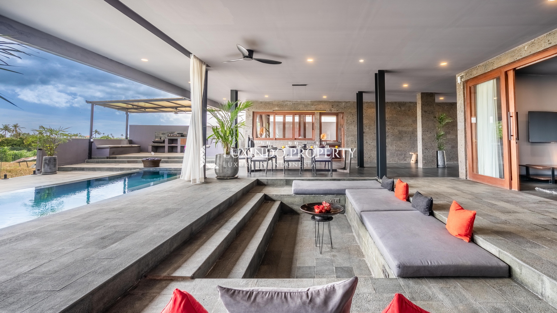 TUMBAK BAYUH - EXCEPTIONAL 5-BEDROOM INDUSTRIAL VILLA FOR LEASE