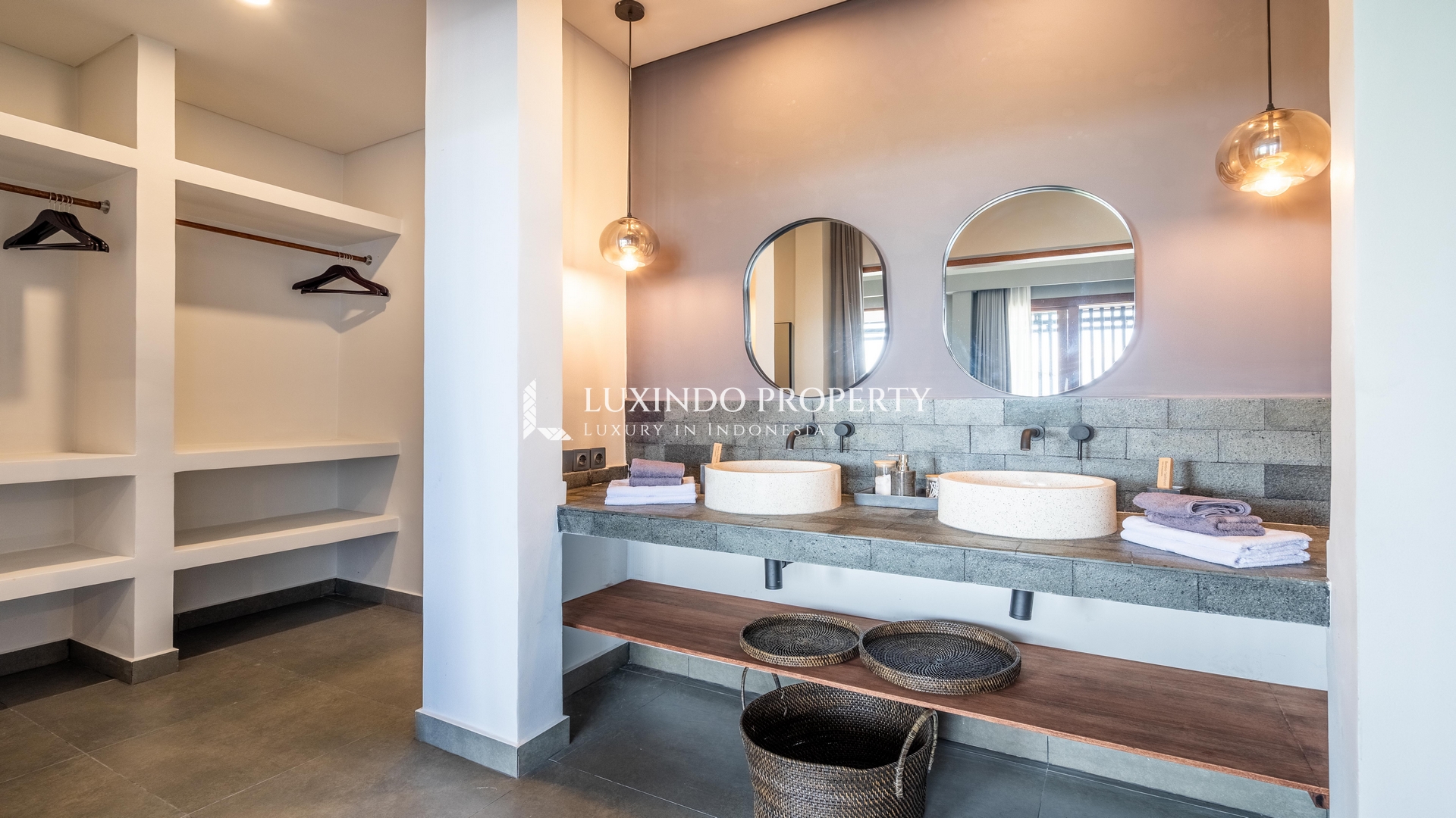 TUMBAK BAYUH - EXCEPTIONAL 5-BEDROOM INDUSTRIAL VILLA FOR LEASE