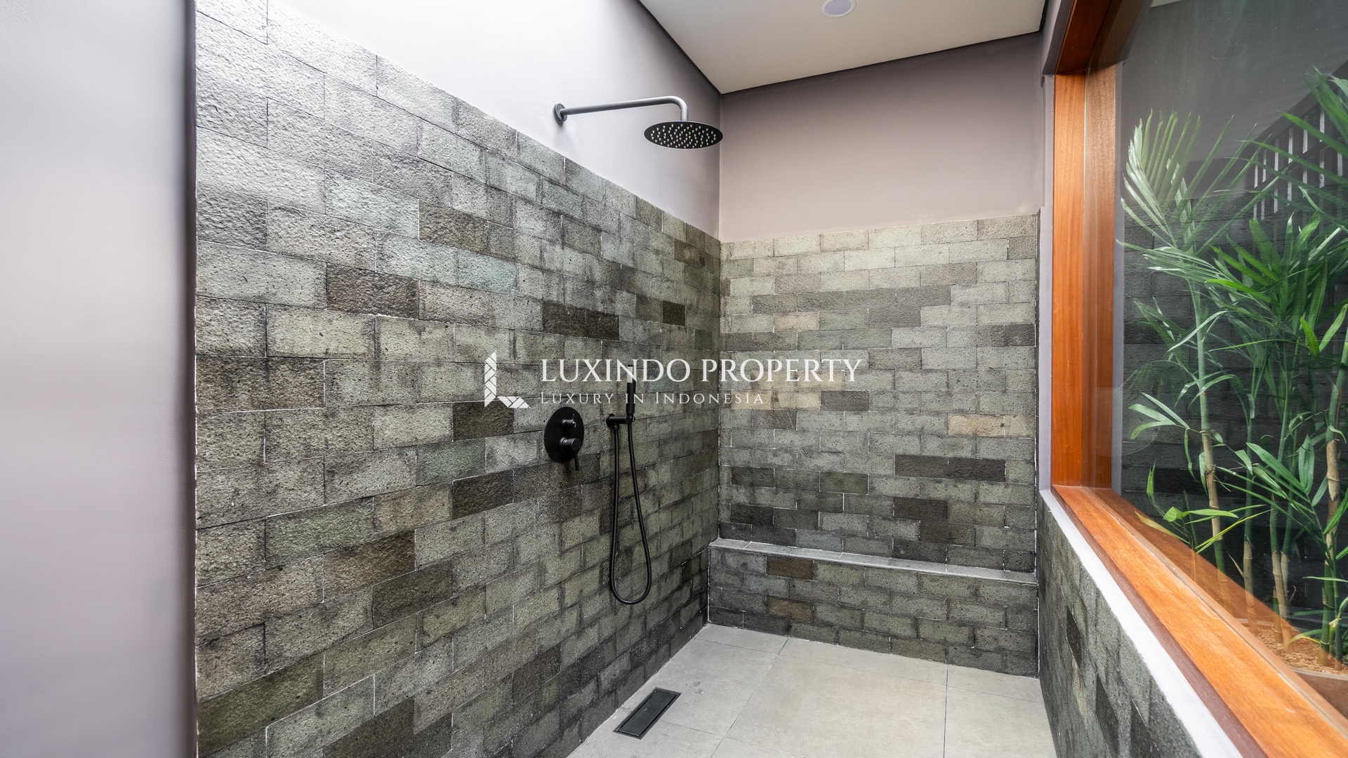 TUMBAK BAYUH - EXCEPTIONAL 5-BEDROOM INDUSTRIAL VILLA FOR LEASE