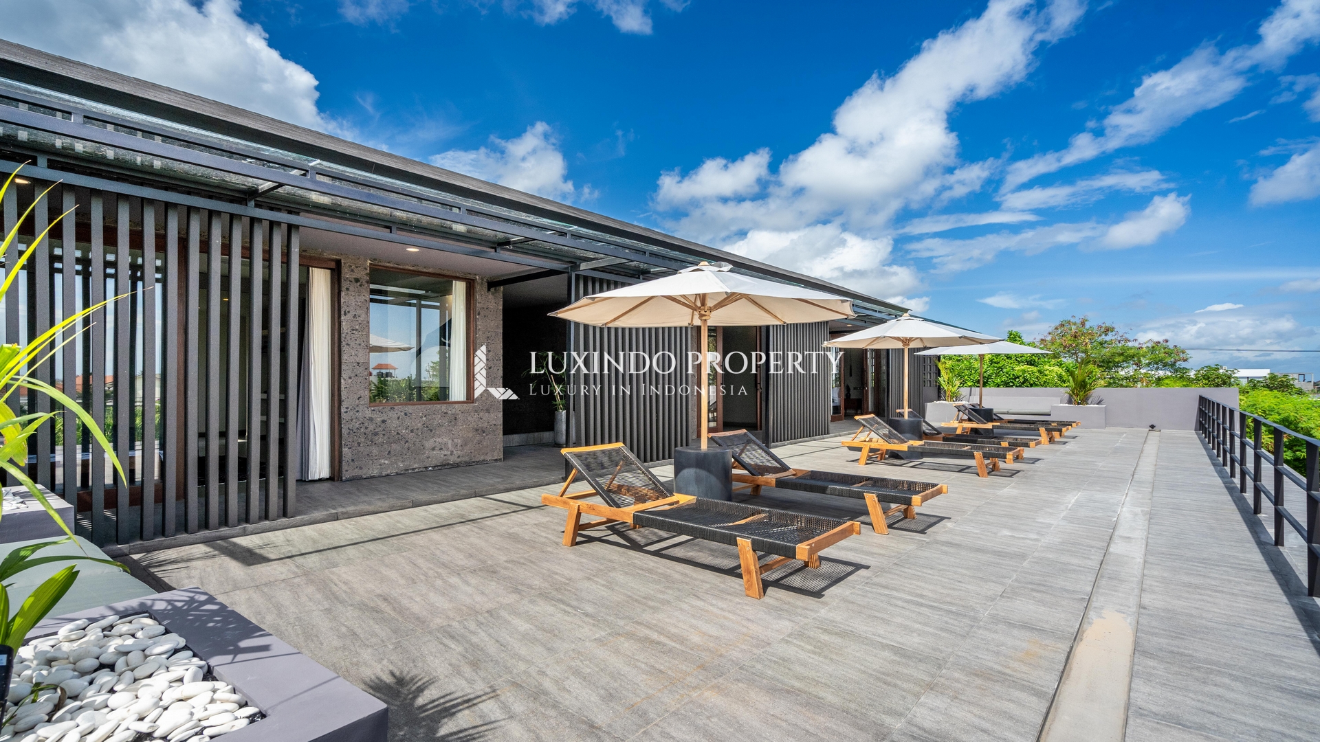 TUMBAK BAYUH - EXCEPTIONAL 5-BEDROOM INDUSTRIAL VILLA FOR LEASE