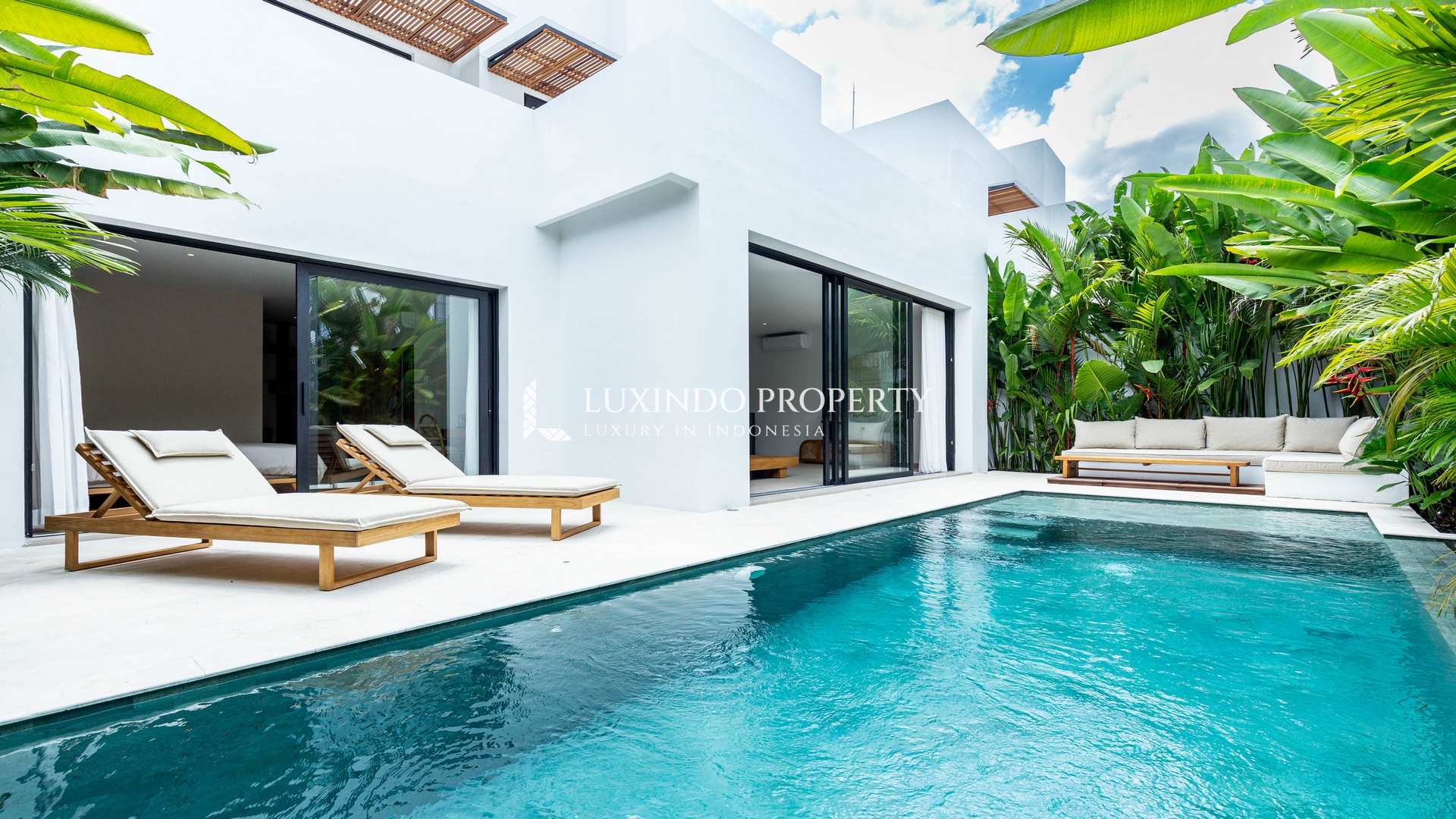 CANGGU - CONTEMPORARY 3 BEDROOM VILLA FOR LEASHOLD IN BABAKAN
