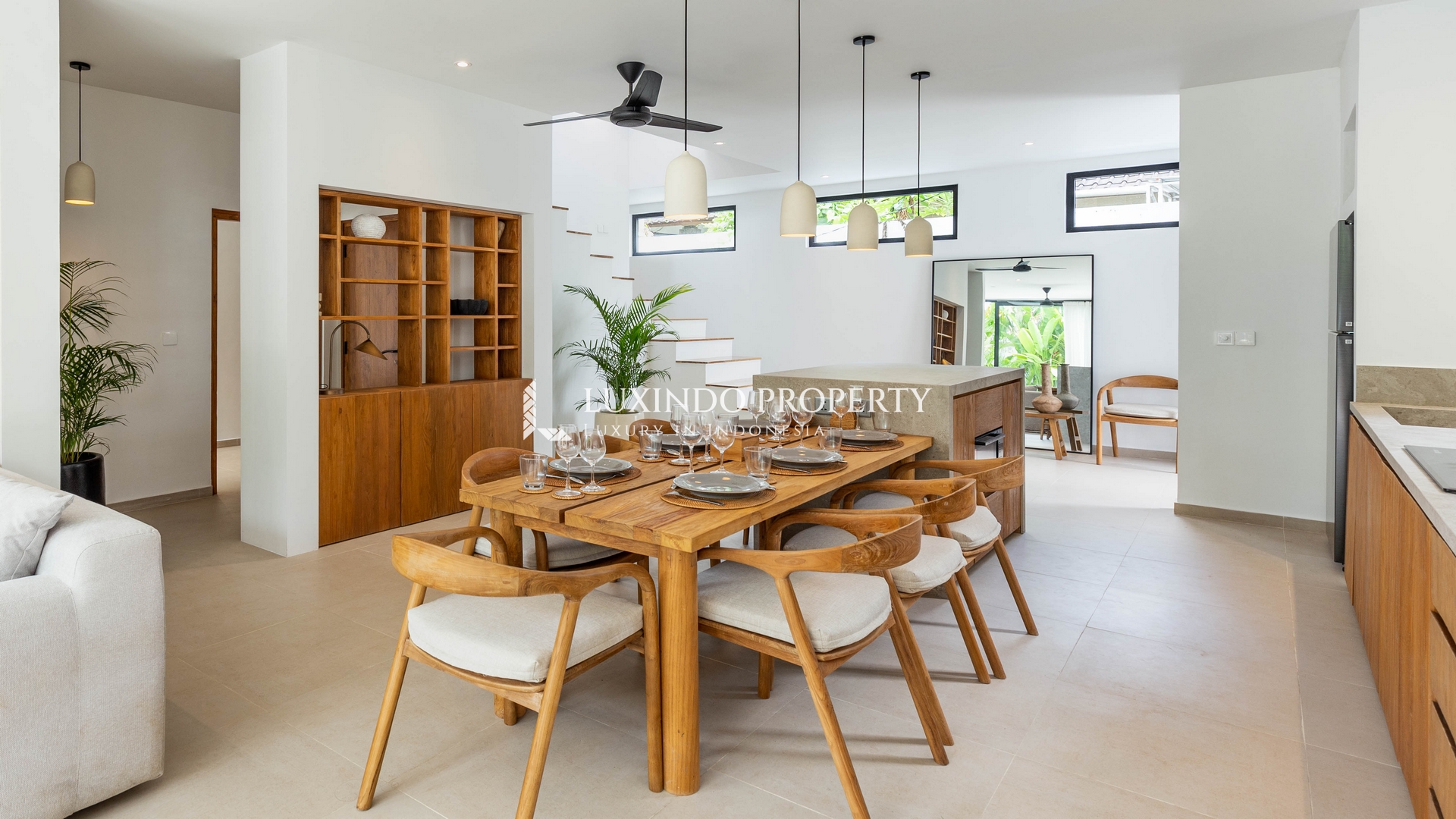 CANGGU - CONTEMPORARY 3 BEDROOM VILLA FOR LEASHOLD IN BABAKAN