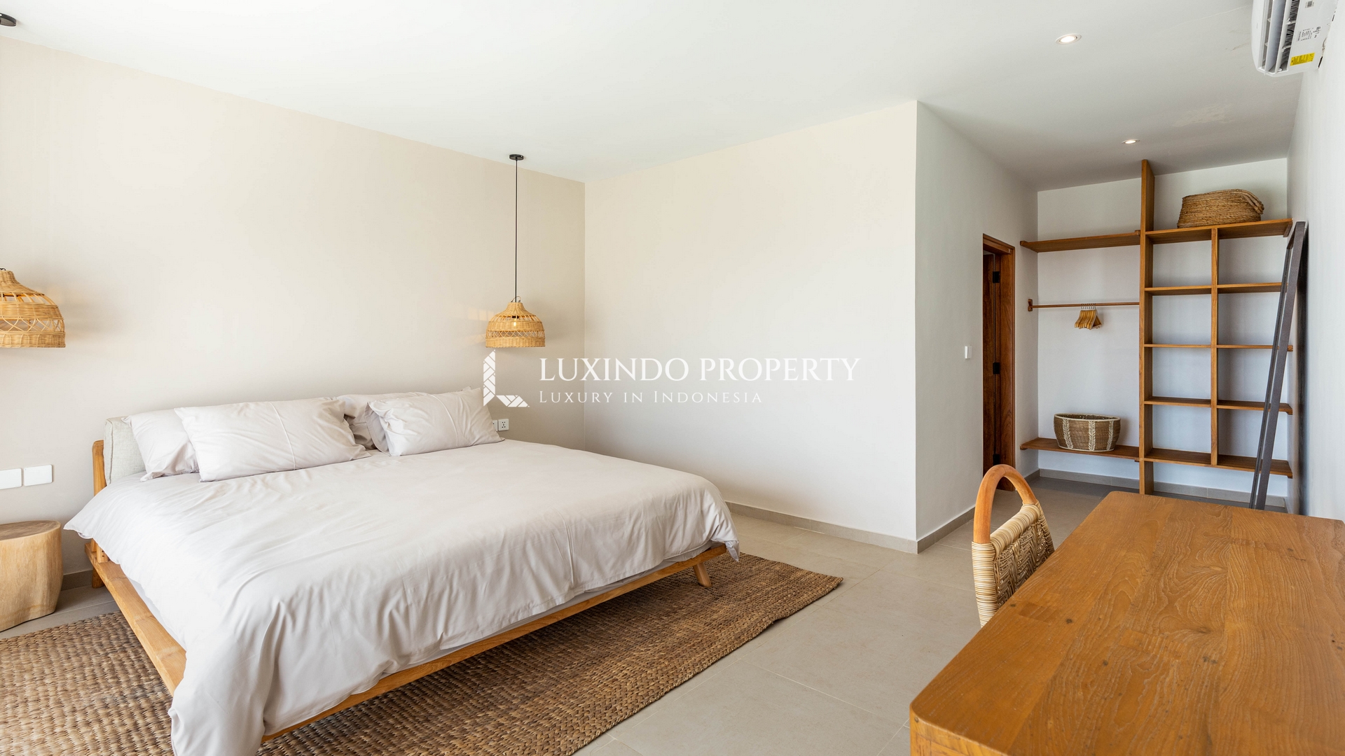 CANGGU - CONTEMPORARY 3 BEDROOM VILLA FOR LEASHOLD IN BABAKAN