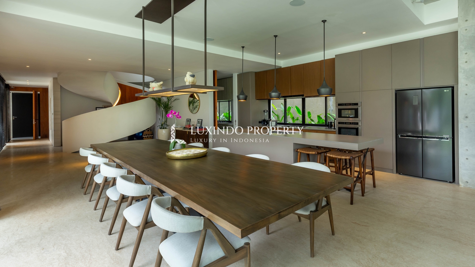 BATU BELIG - MODERN DESIGNER 4 BEDROOM VILLA NEAR BY THE BEACH