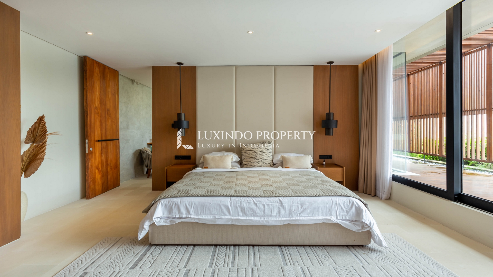 BATU BELIG - MODERN DESIGNER 4 BEDROOM VILLA NEAR BY THE BEACH