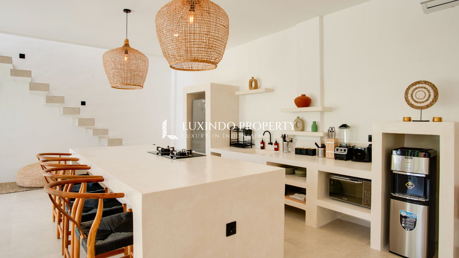 SESEH - TRANQUIL TWO BEDROOM VILLA JUST MINUTES FROM BEACH