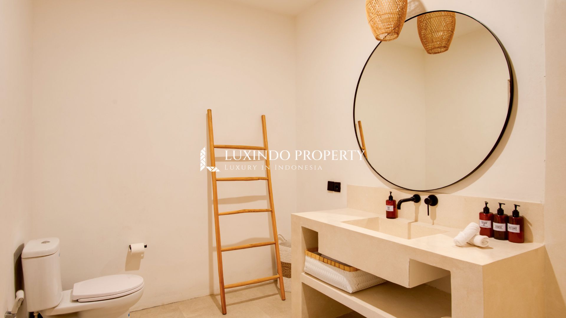 SESEH - TRANQUIL TWO BEDROOM VILLA JUST MINUTES FROM BEACH